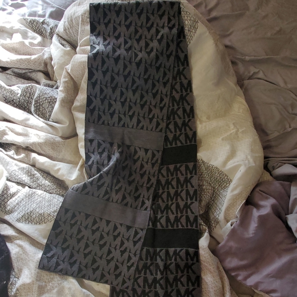 Michael Kors scarf